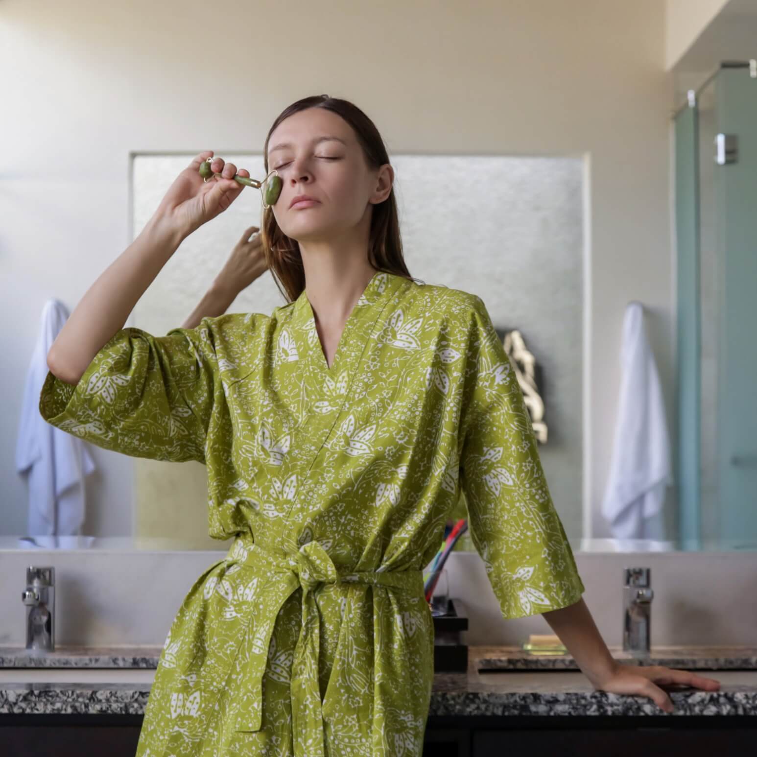 Virágvizek aromavizek hidrolátumok Arc,- és dekoltázsmasszázs előkészítése